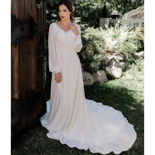 2021 Simple A-line Boho Wedding Dresses With Long Sleeves Scoop Neck Buttons Lantern sleeves Bohemian Bridal Gowns Modest