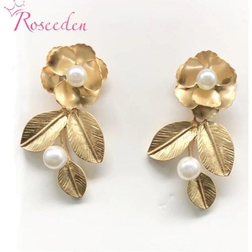Womens Gold Color Earrings Metal Pearl Earrings Party Wedding Gifts Wholesale Earrings Jewelry RE3772