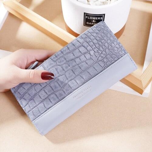 2020 Korean version of the new womens wallet, long fashion crocodile pattern clutch, color matching multi-card slot thin wallet