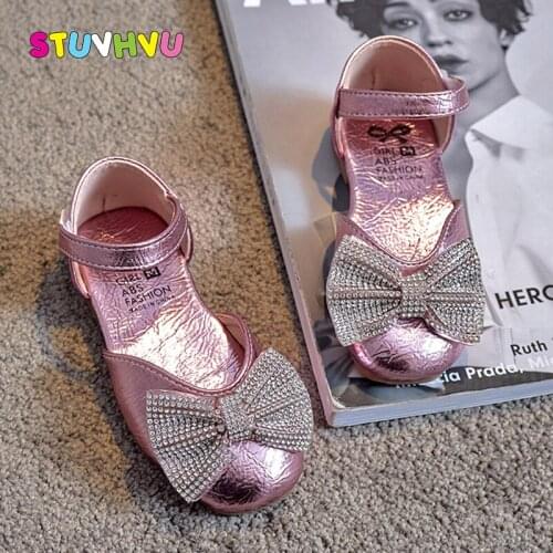 2021 Spring New Girls Princess Shoes with Diamond Bowknot Soft Bottom Half-pack Sandals Summer Leather Childrens Sandals Shoes