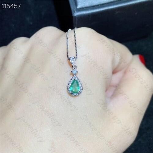 New Natural Emerald Necklace 925 Silver Ladies Necklace Luxurious and Atmospheric Design Exquisite and Elegant Style