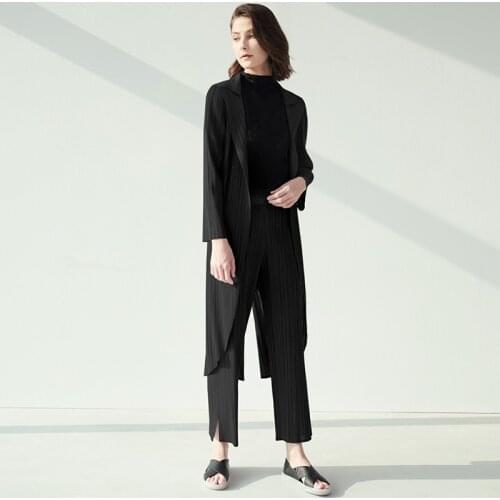 2020 autumn and winter new womens simple casual suit womens Miyake pleated suit jacket trousers two-piece suit