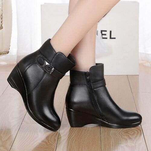 2021 New Wool Ankle Boots Womens Non-slip Sole Cowhide Wedges Leather Low-tube Mothers Cotton Shoes Women Boots