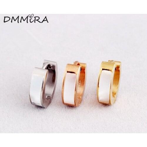 Hot Fashion Women Men Hoop Earrings Color Rose Gold Titanium Steel Round Whie Shell Charms Small Hoop Huggie Earrings Jewelry