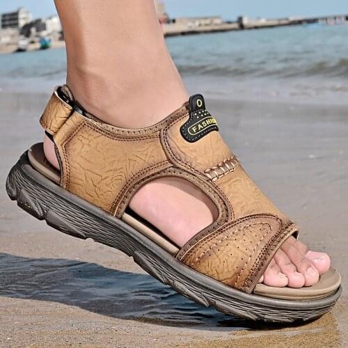 Hot Classic Mens Genuine Leather Soft Breathable Beach Roman Sandals Men Slippers Men Leather Outdoor Flat Comfort Beach Shoe