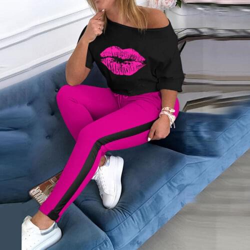 Womens Printed Lips Half-Sleeve Shirt O-Neck Sports Suit Black Red Lips Printed Top + Fuchsia Striped Sports Pants 2 Piece Sets