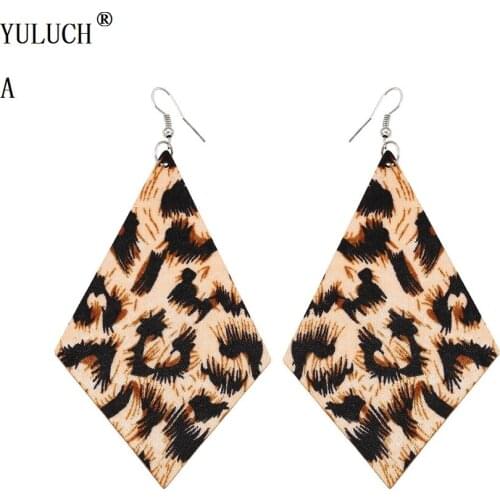 YULUCH 2018 New Style Wooden Earrings Geometric Rhombus Wooden Earrings Multicolor Wooden Earrings For Woman Girls