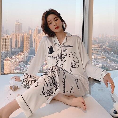 2021 Spring Womens Pajamas Set Luxury Style Fashion Natural Animal Graffiti Sleepwear Silk Like Leisure Home Clothes Nightwear