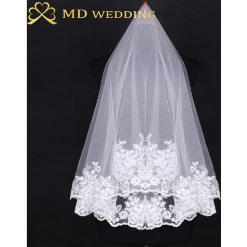 Free shipping Hot Sale 2018 Ivory Short Lace Appiqued 0.8m Wedding Bridal Veil With Comb Wedding Accessories MD4012