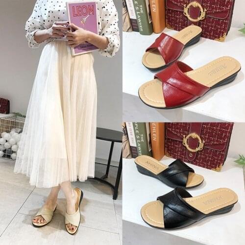 2021 hot Summer new soft bottom large size leather slippers non-slip comfortable woman cool slippers mother slippers size 36- 42