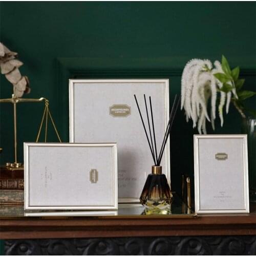 Metal photo frame Rectangular thin edges Desktop ornaments Home Decoration Light luxury jewelry Narrow white Memorial gift