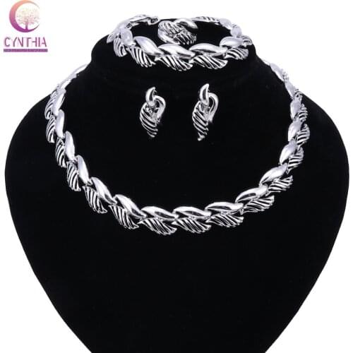 Fashion Dubai Silver Plated Jewelry Sets Trendy Nigerian Wedding African Beads Party Gift Necklace Earring Jewelry Set