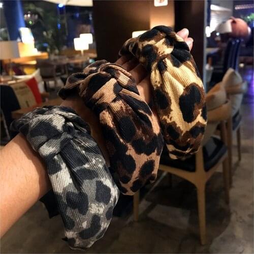 Autumn and Winter Hairband Simple Classic Leopard Print Middle Knotted Wide-brimmed Headband Wild Hairpin Pressure Hair Ladies