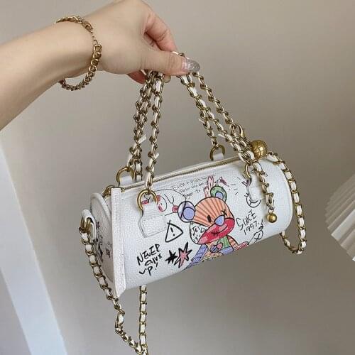 Design 2021 Fashion Womens Summer Chain Messenger Bag Hand Carrying round Bag hand tote