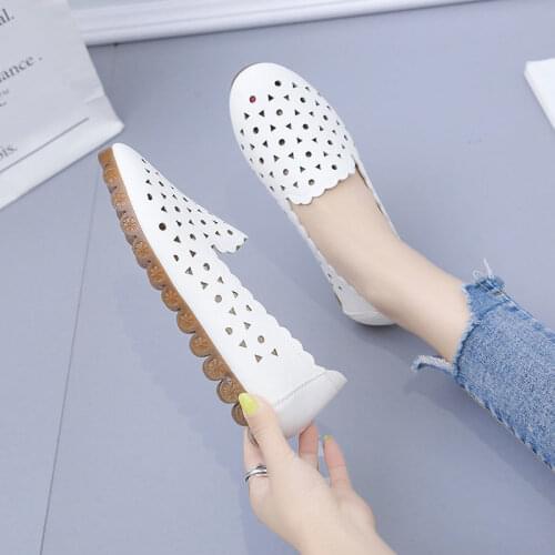 35-43 Size Womens Shoes 2021 Breathable Soft Shoes Womens Summer New Bean Shoes Hollow Nurse Shoes Pregnant Women Shoes