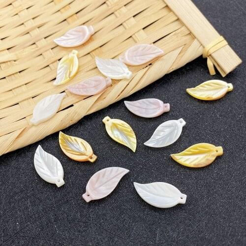 Natural Shell Necklace Pendant Leaf Shape Necklace Pendant Suitable for DIY Handmade Bracelet Earring Jewelry Making Wholesale