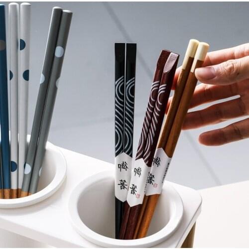 Japanese Style Natural Wooden Chopsticks Tableware Heat Transfer Pointed Sushi Chopsticks Small Fresh Tableware