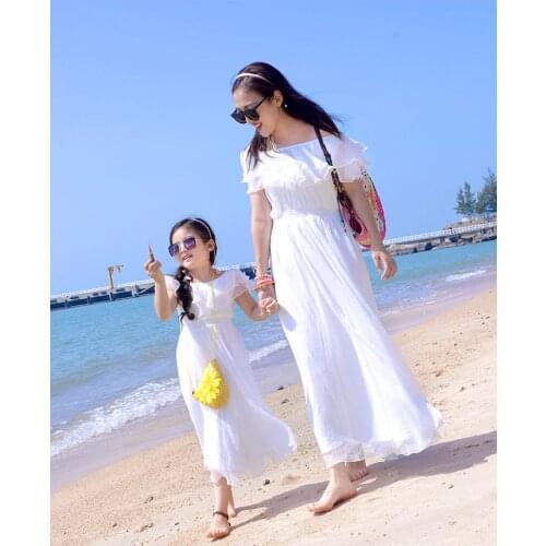 New Hot Sale Mom and Daughter Dress White Lace Collar Bohemian Mom Daughter Baby Kids Beach Long Dresses Family Matching Outfit