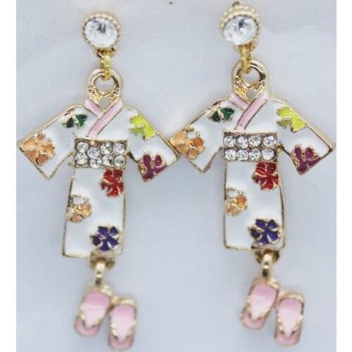 2021 New Japanese Kimono Girl Slippers Crystal Enamel Earrings Personality Rhinestone Jewelry Womens Fashion Creative DIY Gifts