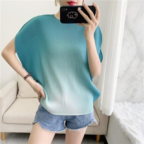 Miyake pleated casual t-shirts 2021 summer new printed gradient casual round neck irregular butterfly sleeves plus size tops