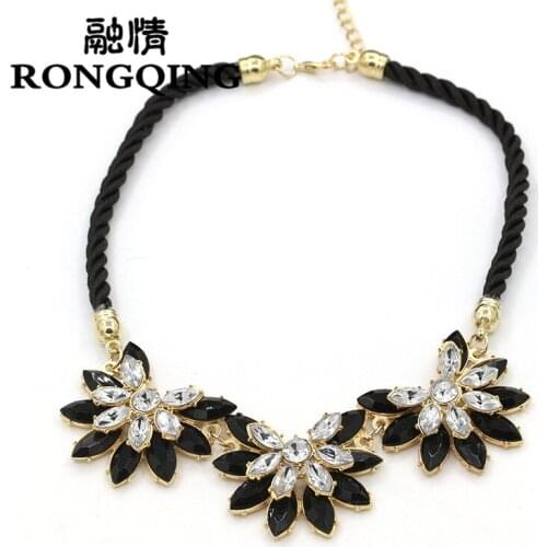 RONGQING 1pcs Acrylic Flower Maxi Statement Necklace for Women Short Choker Chunky Necklace Summer Jewelry