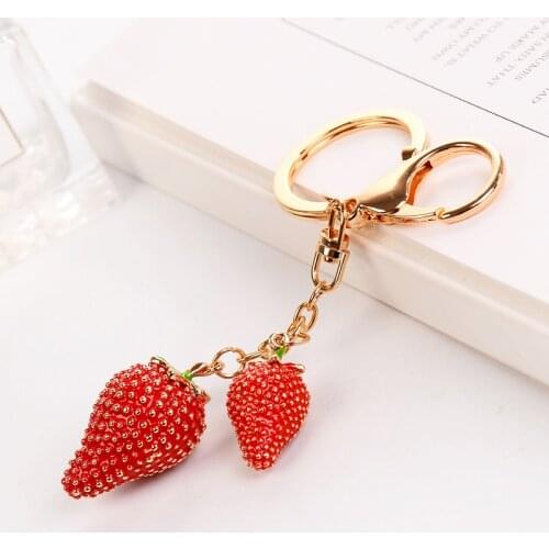 Creative Fruit Simulation Strawberry Exquisite Keychain Car Bag Pendant Ornament Alloy Keyring Trinket Lady Girl Gift Jewelry