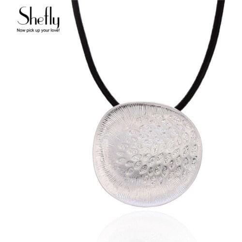 Womens Retro Necklace Ancient Tibetan Silver Color Amulet Round Pendant Choker Necklace Leather Chain Fashion Jewelry Gift