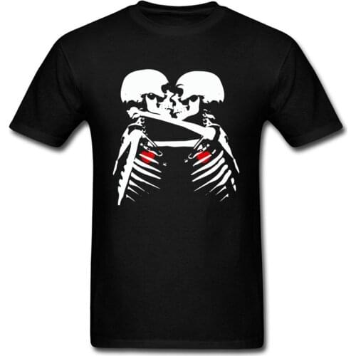 High Quality Valentines Day Lovers Custom T-shirt Men Short Sleeve Black T-shirts Skull Skeleton Print Kiss Cartoon Tee