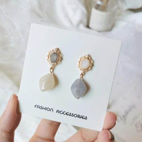 Clip Earrings Women Vintage Palace Stone Clips on Earring Without Piercing Baroque Grey White Water Drop Stone Clip Earrings