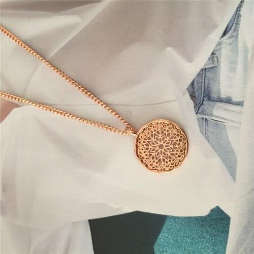 Cute Floral Filigree Gold or Rosegold Color Round Pendant Necklace Dainity Jewelry For Women Girl