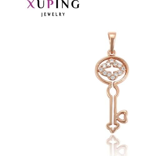 Xuping Fashion Luxury Necklace Pendant Key Shaped Exquisite Jewelry for Women Popular Design Christmas Gift 33947