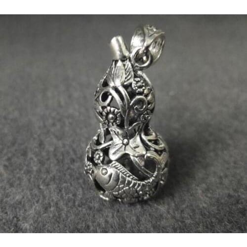 TIBET DECORATED HANDWORK OLD MIAO SILVER CARVED CARVING FISH GOURD SMALL PENDANT