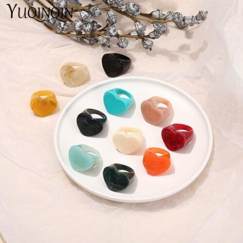 Vintage Charm Big Women Rings Fashion Jewelry Colours Beautiful Heart Resin Acrylic Finger Rings for Girls Simple High Quality