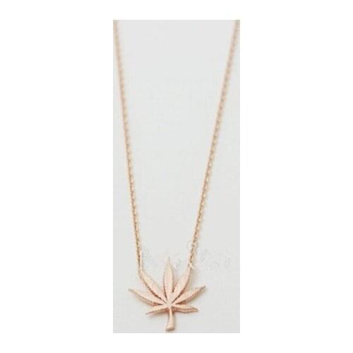 New Beatiful Maple Leaf Necklace Simple Weed Leaf Elegant Bridesmaid Necklaces Season Jewelry Engagement Gift