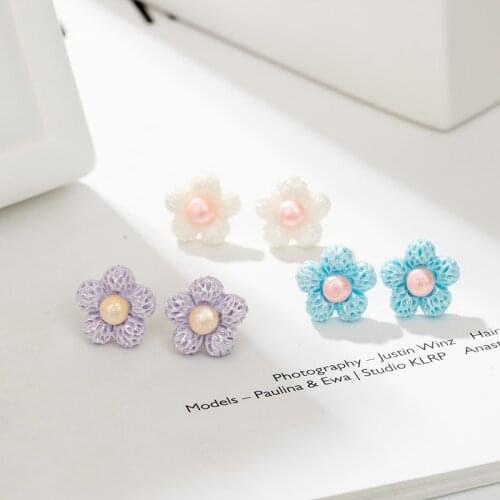 Jaeeyin 2021 New Arrival Trendy Decorate Earrings for Girls Cute Mini Vivid Daisy Flower Country Style Casual Holiday Jewelry