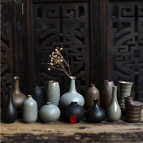 2021 New Ceramic Mini Japanese Floral Tea Table Vase Stoneware Home Decor Accessories Black Vase
