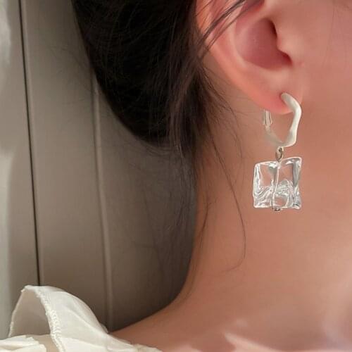 VSnow Statement Irregular Transparent Acrylic Ice Cube Dangle Earring for Women Trendy White C Shape Metallic Earring Pendientes