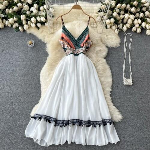 Casual Holiday Best Selling Prints Embroidery Spaghetti Strap V-neck Dress Beach Chiffon Dress