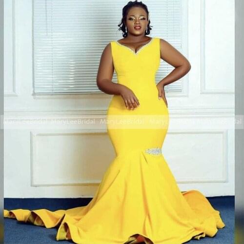 Women Gold Yellow Mermaid Evening Dress With Rhinestons V-Neck Sleeveless Long Train Evening Party Gowns Red Crapet Dresses