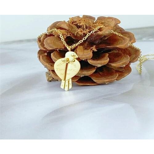 Creative cartoon can be active Swallow gold pendant necklace simple small small titanium steel lock bone neck chain fast network