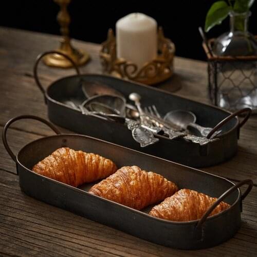 1Pcs Oval Retro Distressed Metal Croissant Bread Tray Fruit Dessert Sushi Plate With Handle For Home Kitchen Storage Decoration