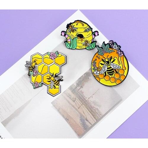 Brooches Jewelry Bee honeycomb Honeybee Enamel Lapel Pin hive flower Botany insect Custom Badge