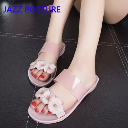 Summer new casual word drag flower rhinestones wild plastic jelly camellia sandals and slippers beach shoes q46