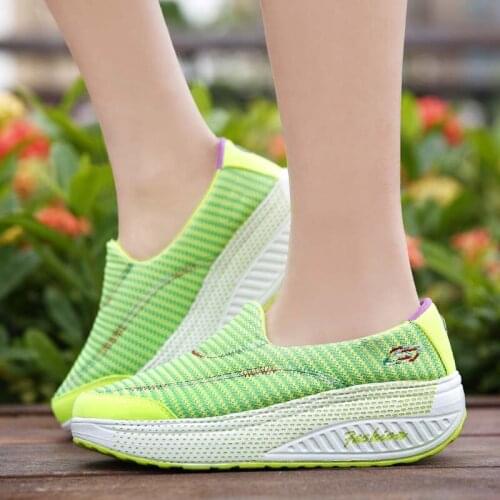 VTOTA Women Casual Knitting Sneakers Mesh Stretch Wedges Platform Shoes 2019 Breathable Leisure Slip On Shoes Female Footwear