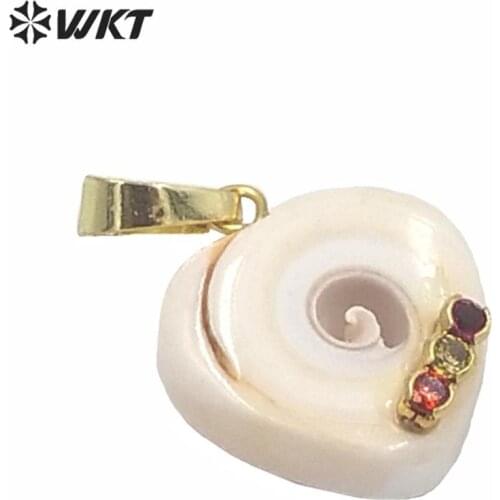 WT-JP224 Newest fashion trumpet shell carved heart pendants charming one loop cubic zircon heart shell pendant