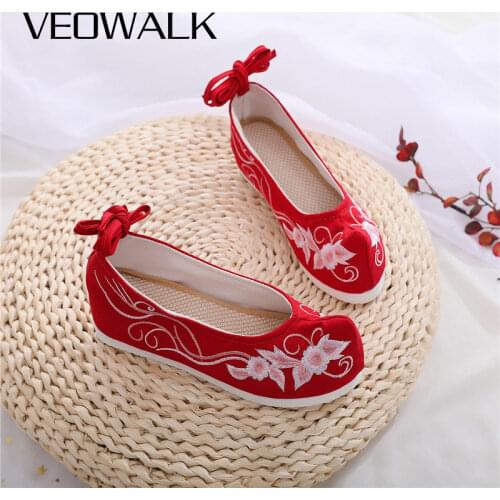 Veowalk Vintage Women Canvas Costume Flat Platforms Shoes Nose Toe Flower Embroidered Ladies Casual Flats Chinese Hanfu Shoes