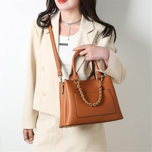 Luxury Matte Pu Leather Shoulder Bag Large Tote Big Bucket Purses 2022 Vintage Chains Women Handbags Designer Crossbody Bags