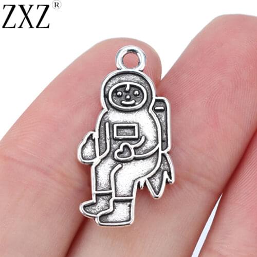 ZXZ 20pcs Tibetan Silver Spaceman Astronaut Charms Pendants Beads for Necklace Jewelry Making Accessories