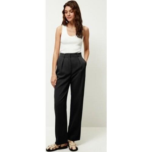 ZARINA Women's Straight Trousers