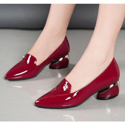 2021 Plus Size Office Lady Shoes Black Patent Leather Dress Shoes Pointed Toe Boat Shoes Med Heels Pumps zapatos mujer